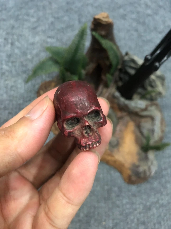 1/6 Hot Toys MMS90 Original Classic Predator Stand & Skull for Action Figure - Image 2 of 4