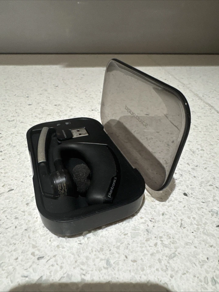 Plantronics Voyager Legend Headset with Portable Charging Case Black - Image 3 of 4