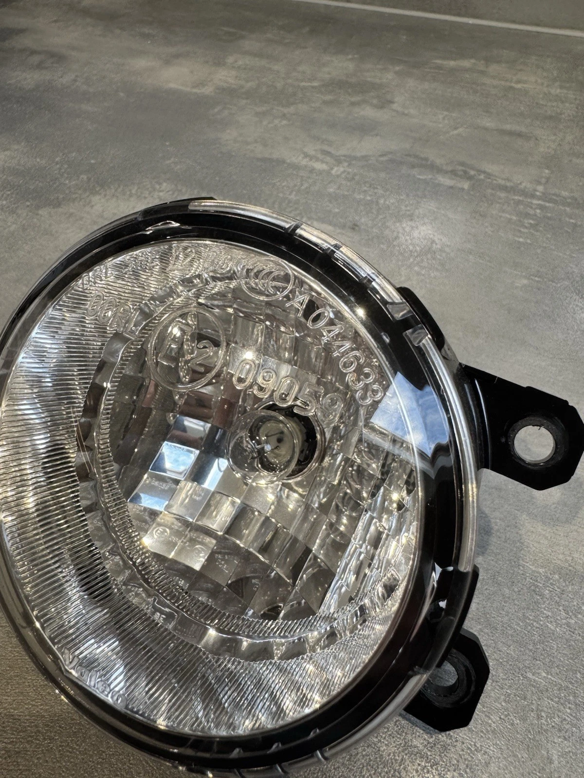Valeo Daytime Running Light/Fog Light 8324A014 89207251 Mitsubishi L200 New 3