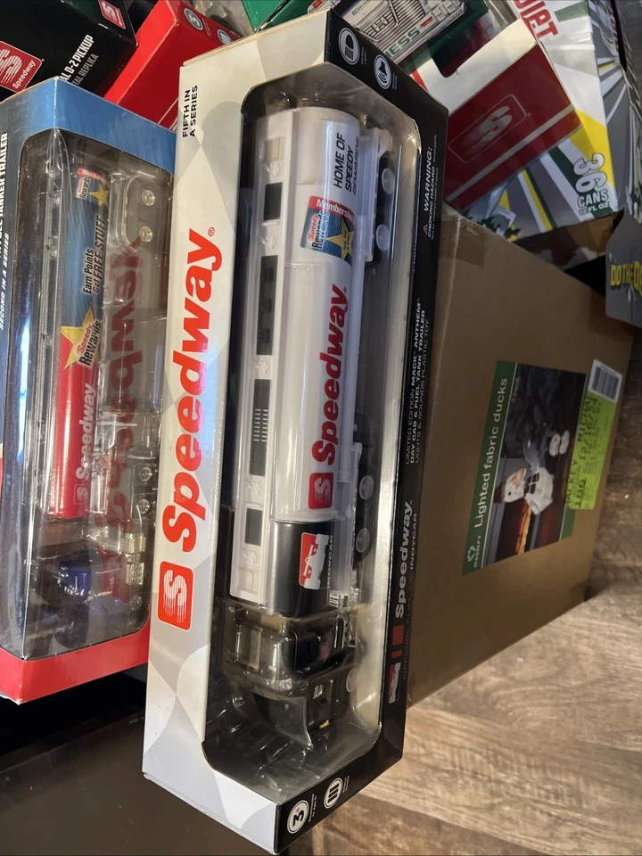 SPEEDWAY Fuel Tank Trailer Truck First Gear Mack Anthem Day Cab Lights Sound NIB - Image 2 of 4