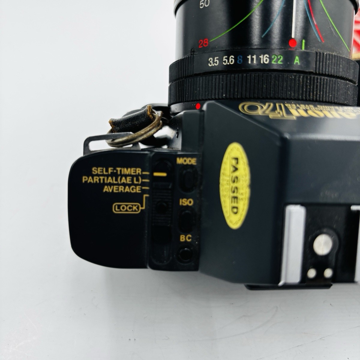 Canon T70 Camera Vivitar 52 mm Lens 28-70 mm 1:3.5-4.8 Macro