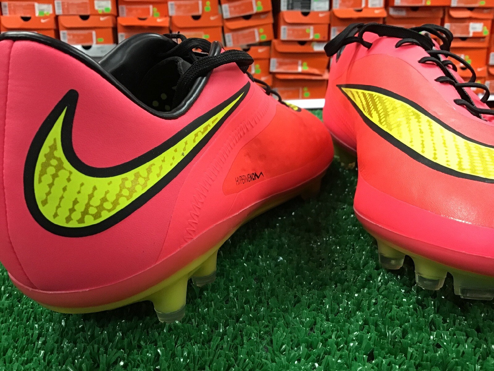 nike soccer cleats size 9