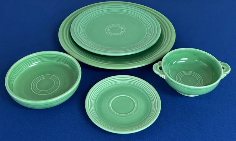 Perfect Vintage Fiesta Original Green Group of 5 pieces. All in new condition!