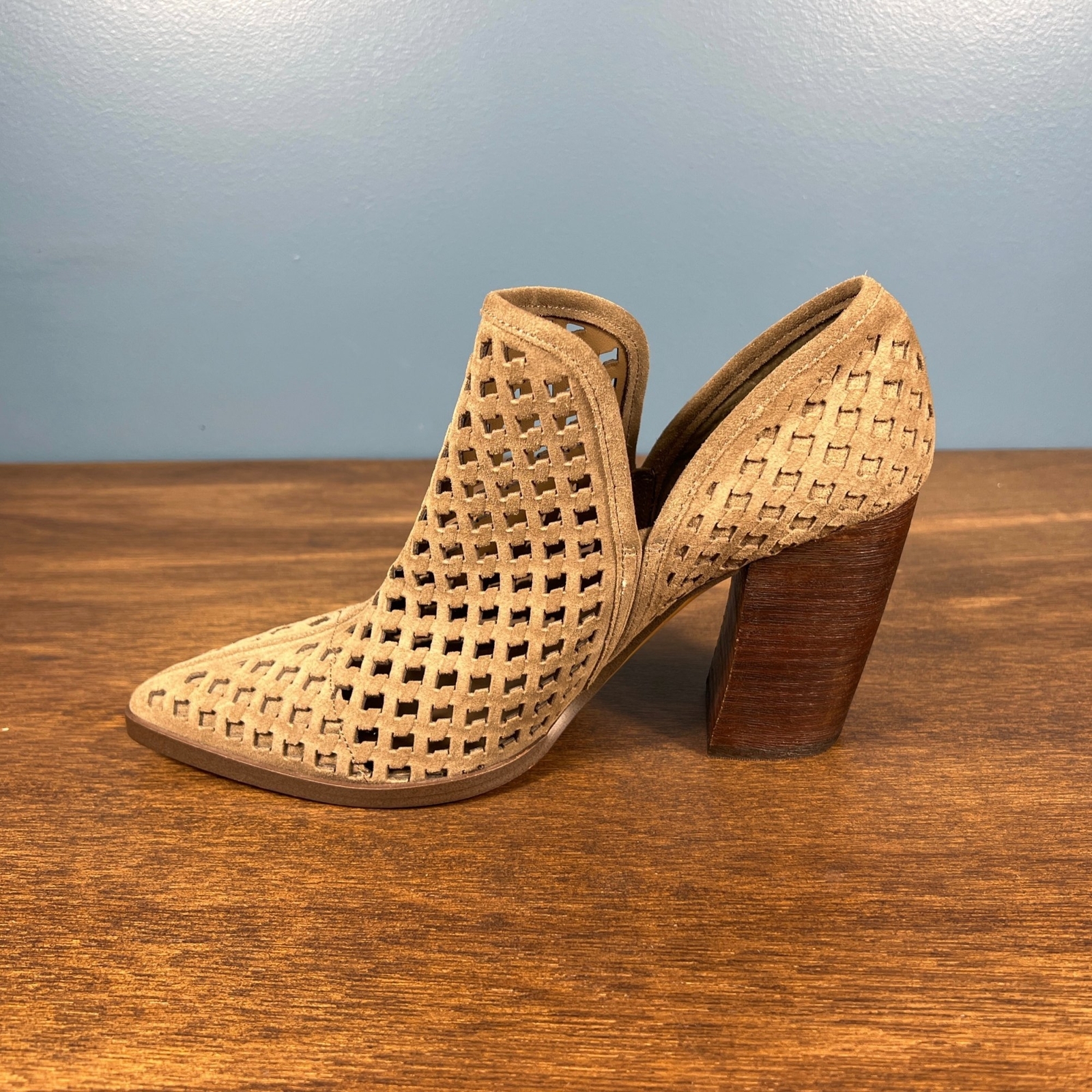 Vince Camuto Camarie Taupe Woven 
