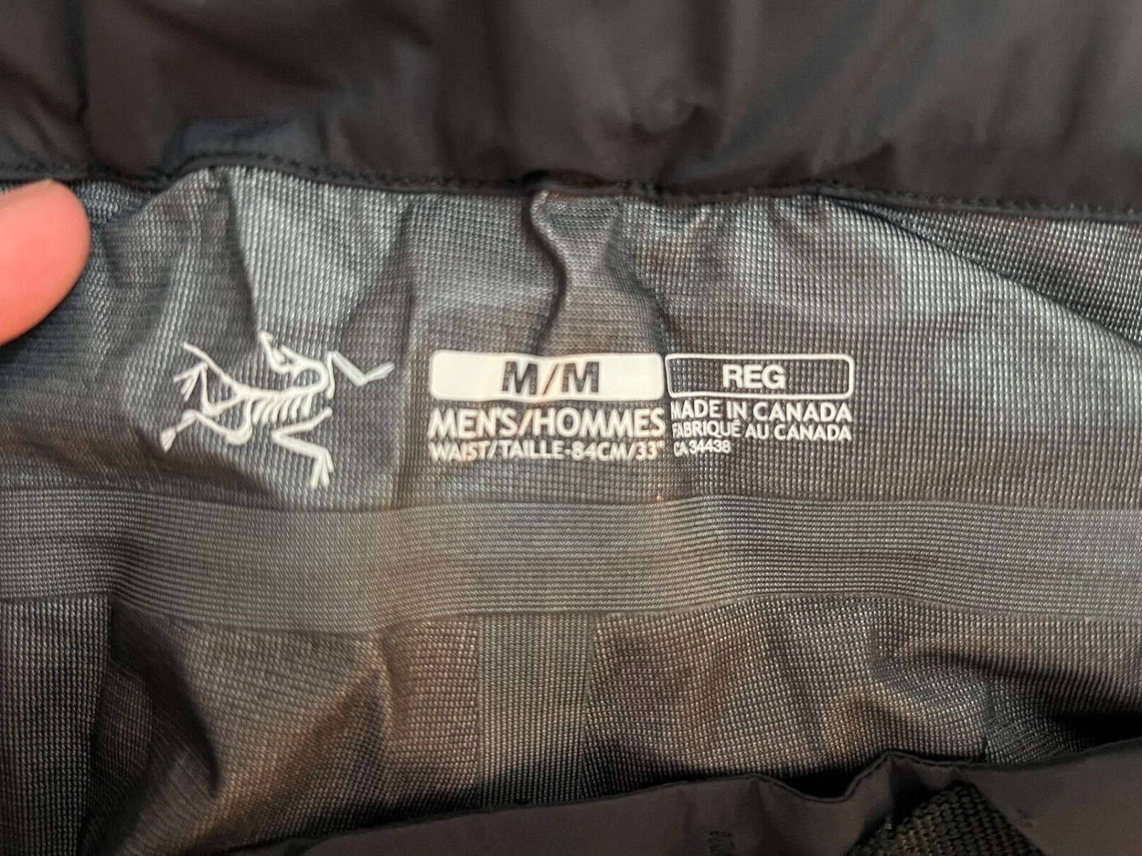 Nuovissimi pantaloni Arc'teryx LEAF Alpha LT (Gen 2) taglia Medium Reg colore nero