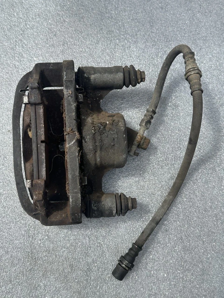 Toyota Celica 1987 pinza de freno delantera izquierda del lado del conductor (se adapta a GT + ST) Foto 2 de 4