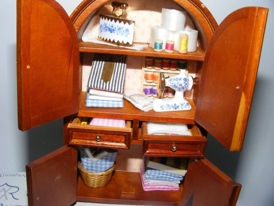 Reutter Porzellan Dollhouse Furniture Sewing Cabinet HC1932 - Image 3 of 4