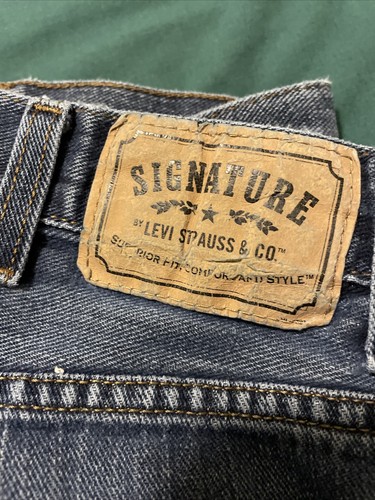 EJ08 Signature Levi Strauss & Co Jeans Relaxed Fit - Size 38 Waist 30 Length - Picture 2 of 8