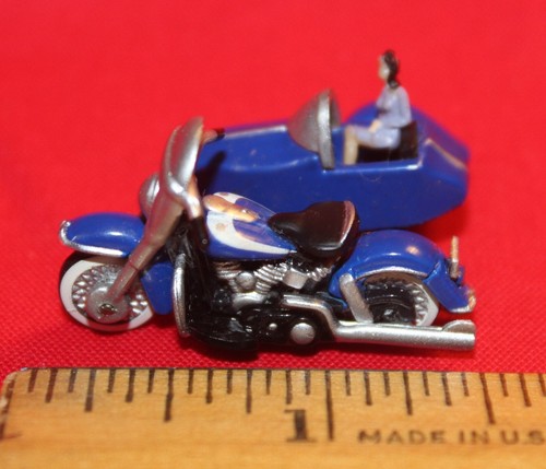 Harley Davidson Style Blue Motorcycle with Sidecar & Female Rider- HO Scale