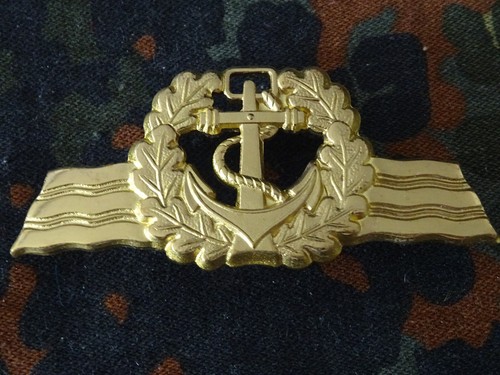A26-100) Marine Bundeswehr Seefahrendes Personl Tätigkeitsabzeichen gold m. Pins - Afbeelding 1 van 4