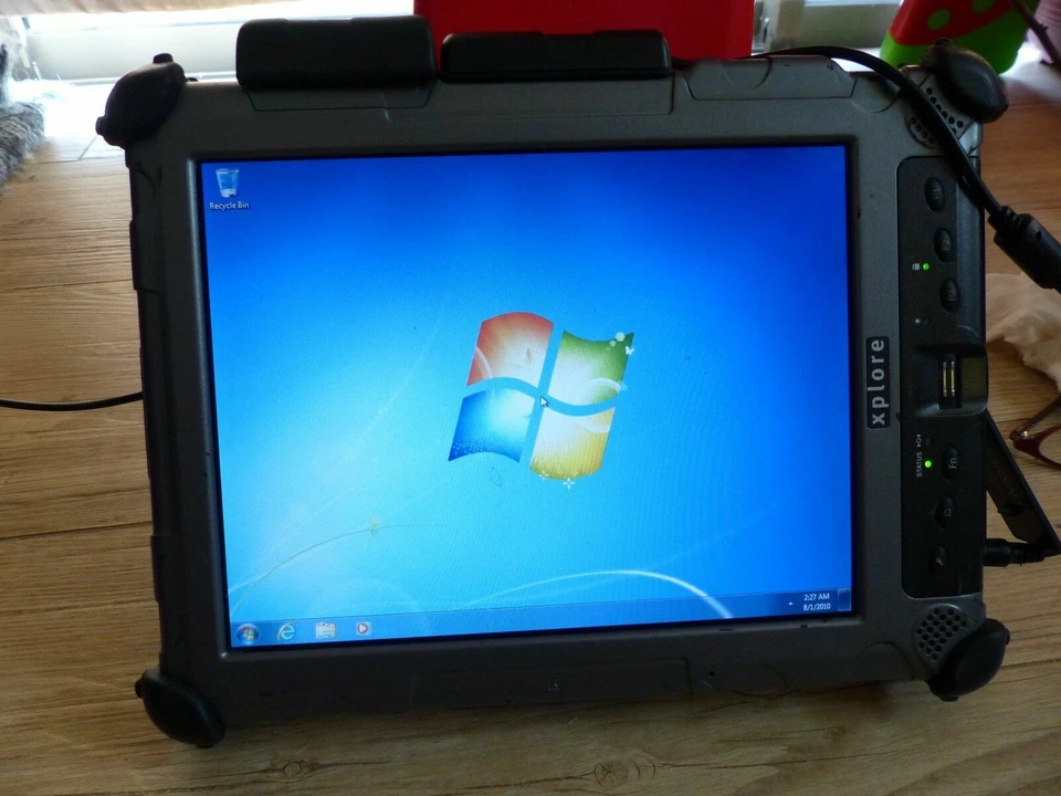 Xplore iX104C5 Rugged Tablet 1.07Ghz i7 ,4GB 80GB SSD !!worldwide shipping!!!! - Image 2 of 4