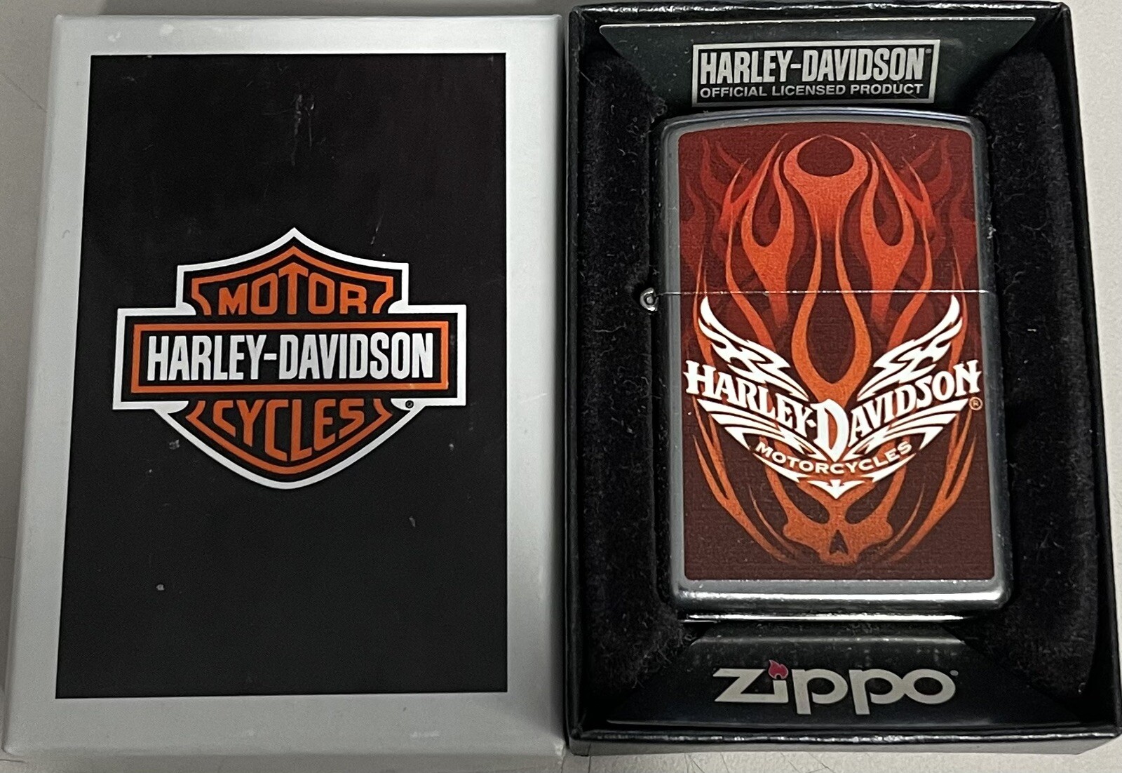 ZIPPO 2010 HARLEY DAVIDSON FLAMING SKULL LIGHTER SEALED IN BOX B591