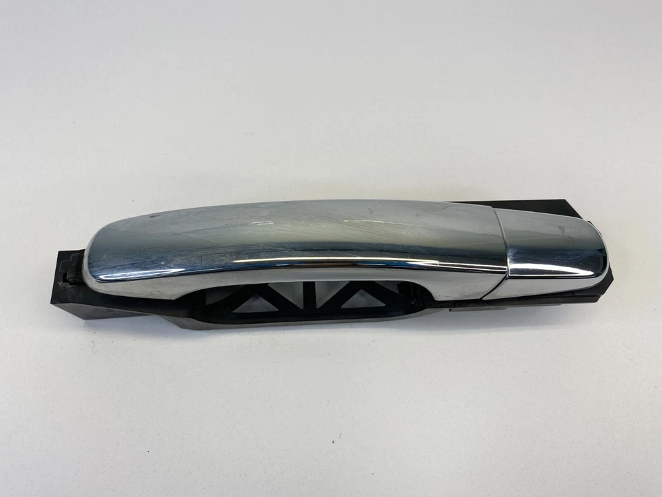 2005-2010 Pontiac G6 Rear Left Side Exterior Door Handle Assembly 15786207 OEM - Image 2 of 4