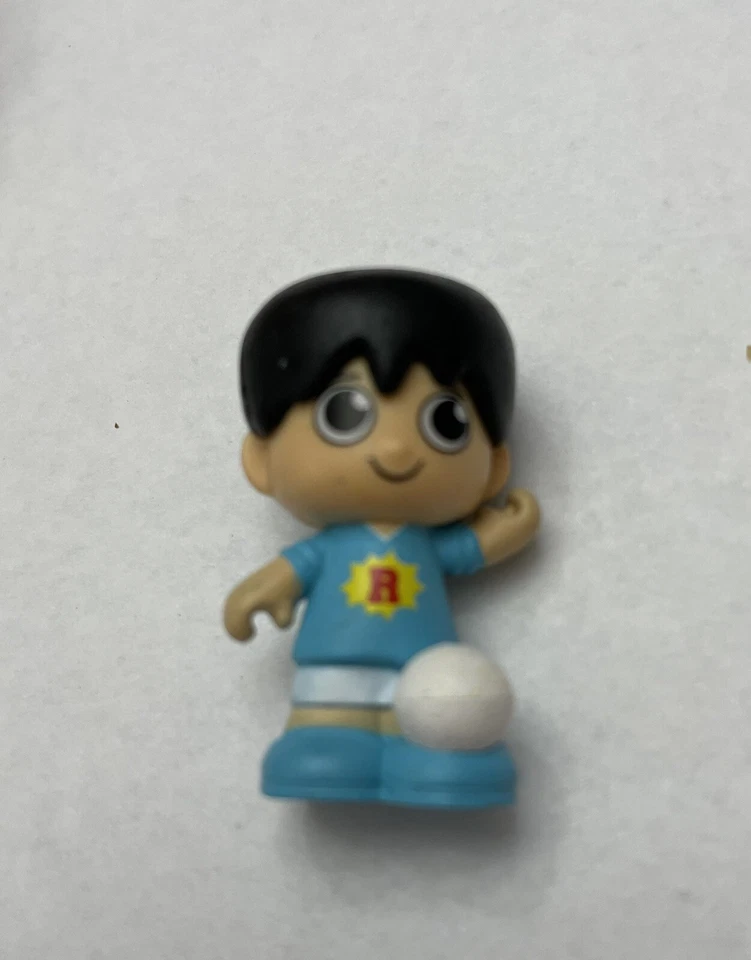 Lote de 8 mini figuras brinquedos Cake Toppers: Ryan's World, PAW Patrol, Pluto… - Imagem 3 de 4