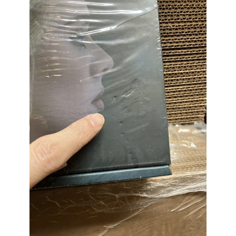 ADELE 30 CD Box Set with XL T-Shirt and Photo New Sealed - Image 3 of 4