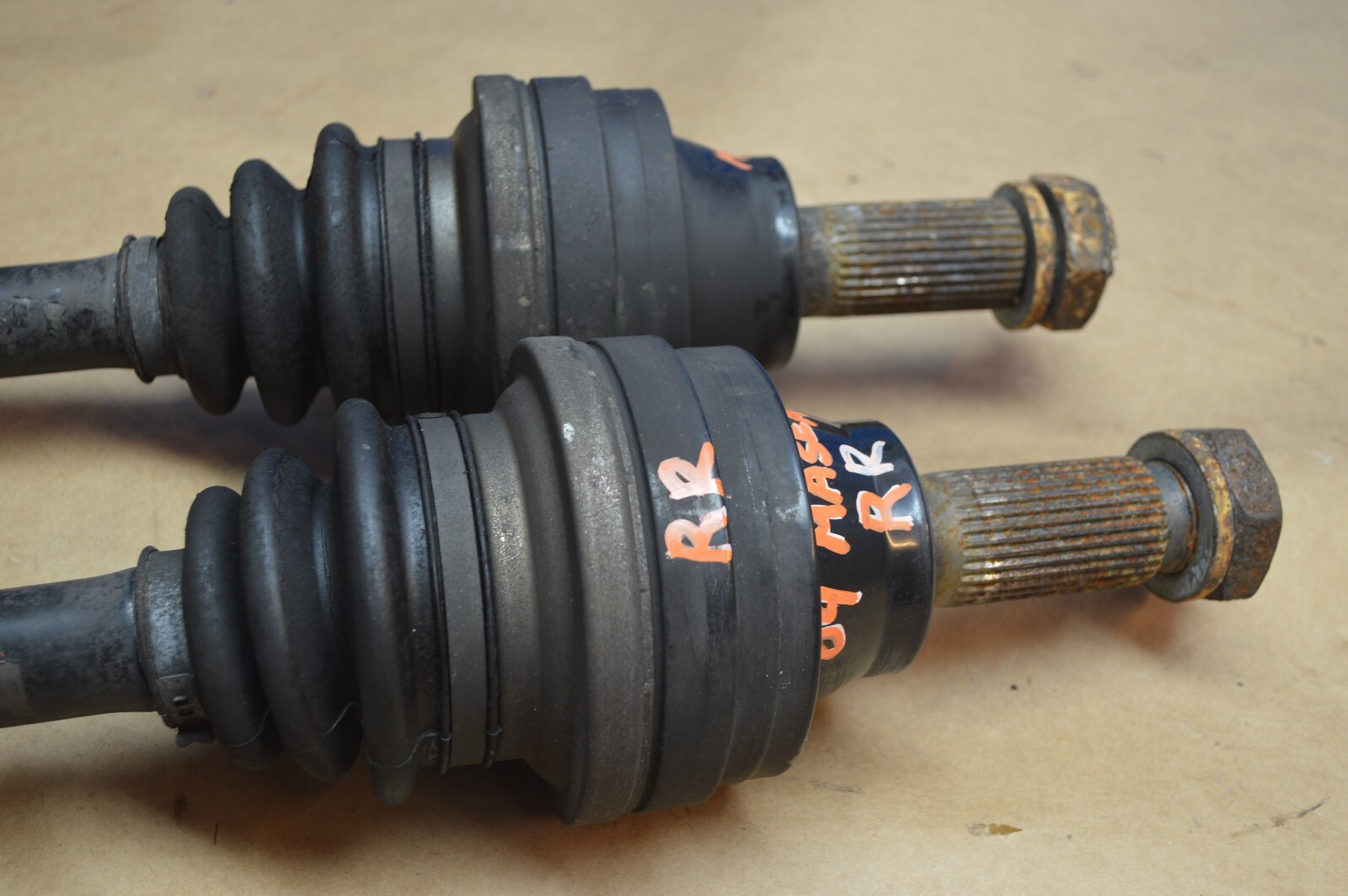 2004 M138 MASERATI M128 GT COUPE  REAR RIGHT AND LEFT AXLE SHAFT CV JOINT PAIR
