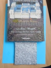 Christo & Jeanne-Claude, Reichstag Wrapped, Stoffstück + Buch