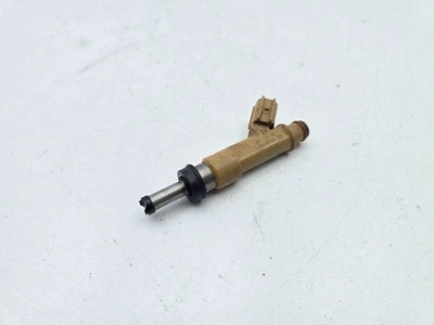Toyota Auris 150 2010 Essence / électricité Injecteur de carburant 232500T030 - Photo 1/4