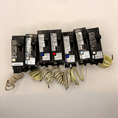 * Lot of 7 Siemens  AFCI GFCI Breakers QAF2 QPF2 QFGA2 Tested