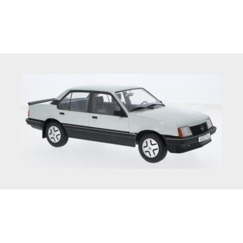 1:18 MCG Opel Ascona C Sr 1981 Silver MCG18460 - Imagen 2 de 2