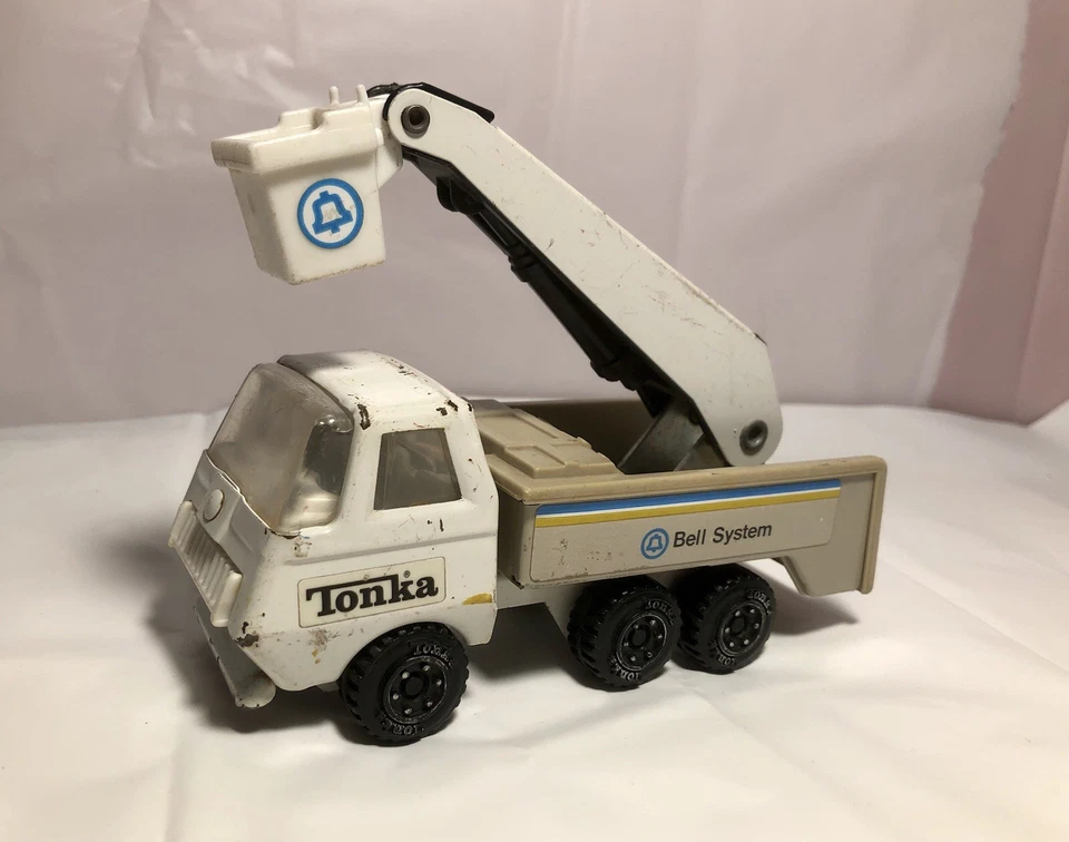 Vintage 1979 Tonka Bell System Telephone Line Toy Truck 55010  - Image 2 of 4