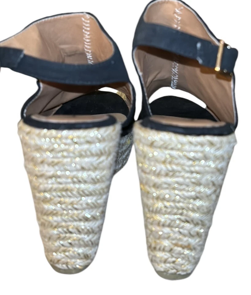 Alpargata cuñas mujer talla 8,5 QUPID gamuza negra punta abierta. Foto 4 de 4