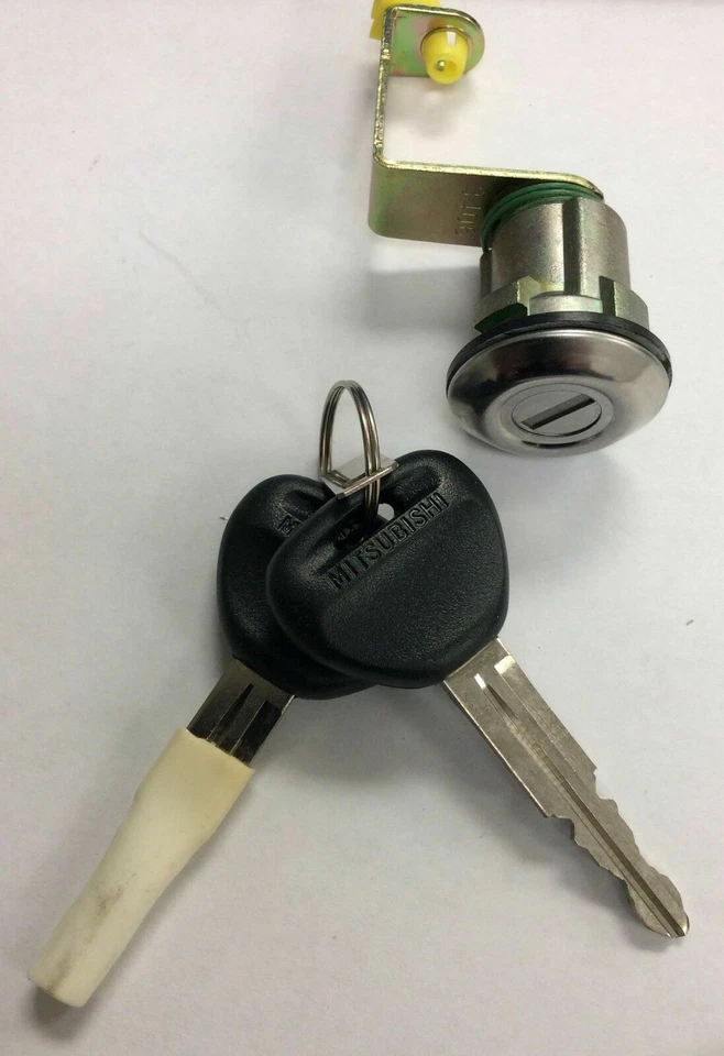 Cilindro de bloqueo de maletero OEM MB574776 NUEVO Dodge, Mitsubishi, Plymouth Foto 2 de 3