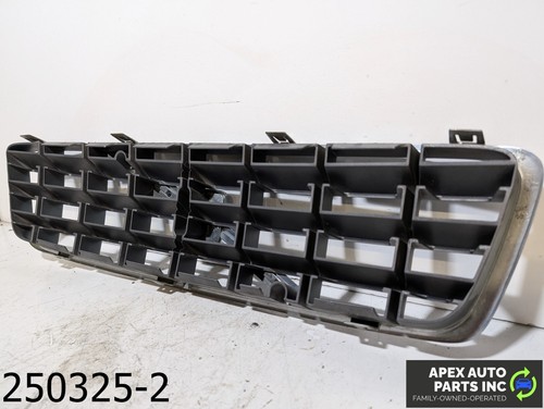 OEM 2004-2007 Volvo V70 2.5L Grille - Picture 7 of 8