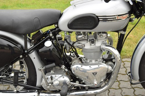 1952 Triumph T100 Tiger - Pre-unit twin - Gorgeous example! - Picture 5 of 12