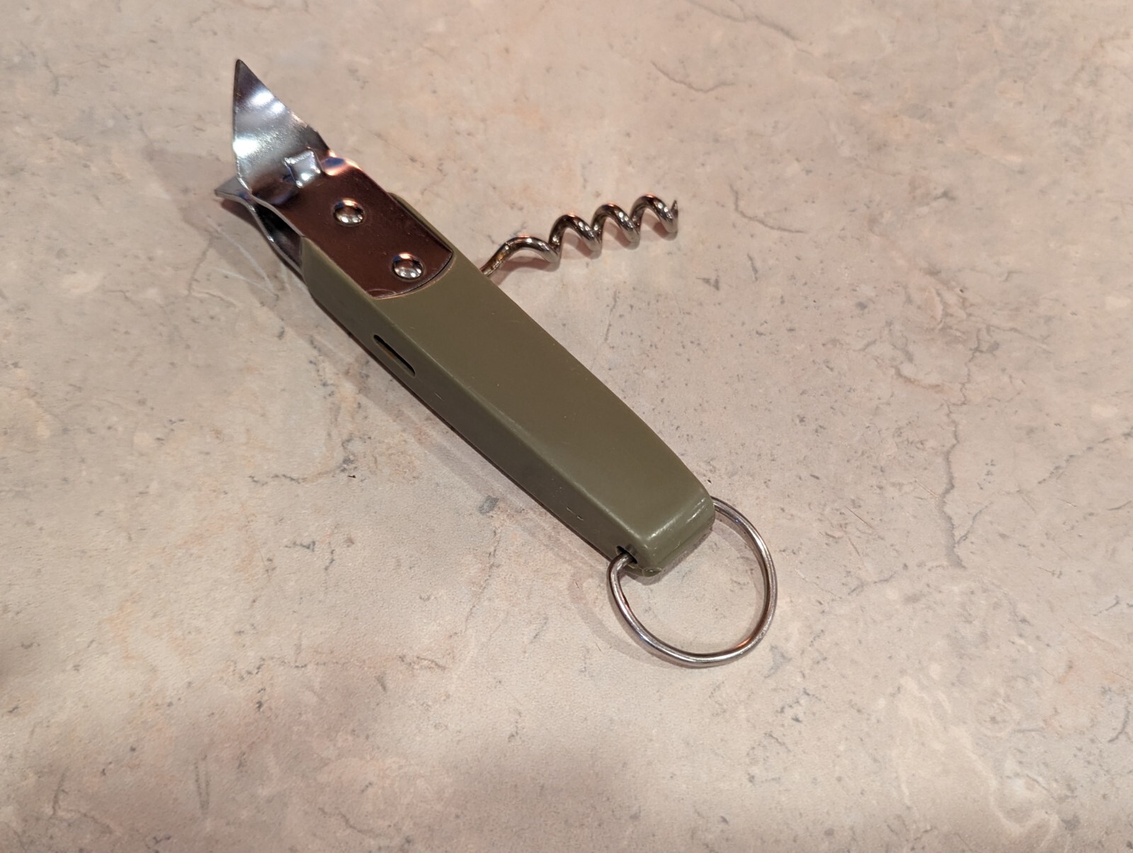 Vintage Ekco Made N USA Green Plastic Can Bottle and Corkscrew Opener 3