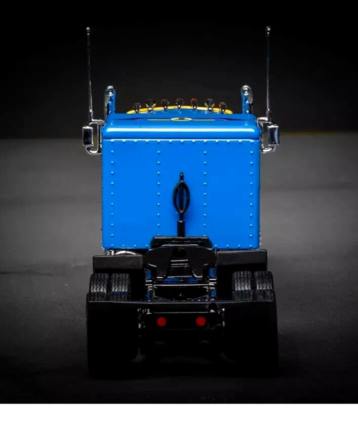 CORGI 1/50 DIECAST IRON MAIDEN POWERSLAVE TRUCK WORLD SLAVERY TOUR 1984 CC55704 - Image 4 of 4