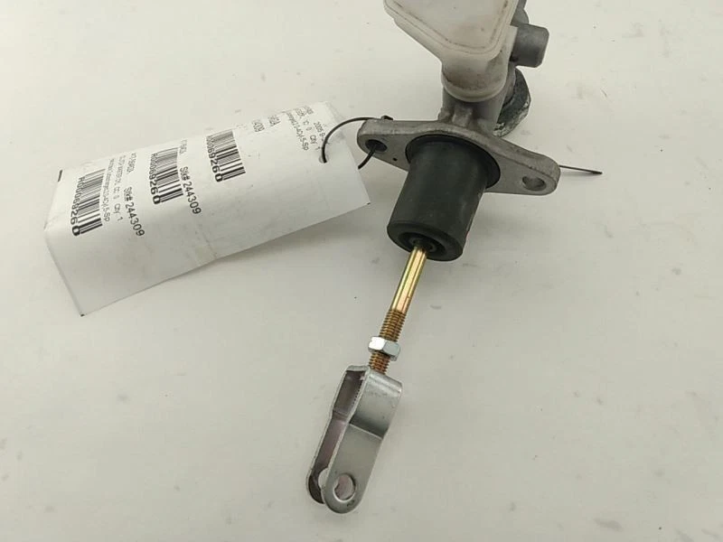 Saab 9-2X 2005-2006 Subaru Impreza WRX 2004-2007 Clutch Master Cylinder Assembly - Image 3 of 4