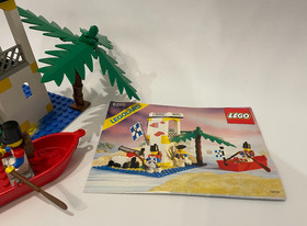 LEGO Pirates: Sabre Island (6265) 100% Complete With Manual in Great Condition
