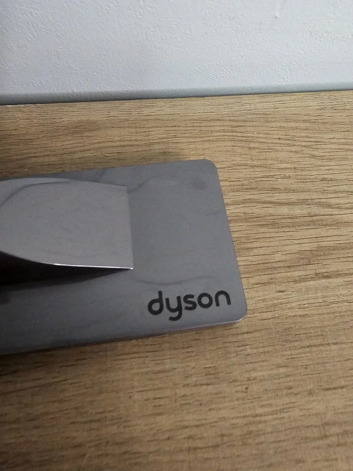 Accesorio de herramienta de cabezal de piso duro Dyson giratorio articulado nunca usado Foto 3 de 4