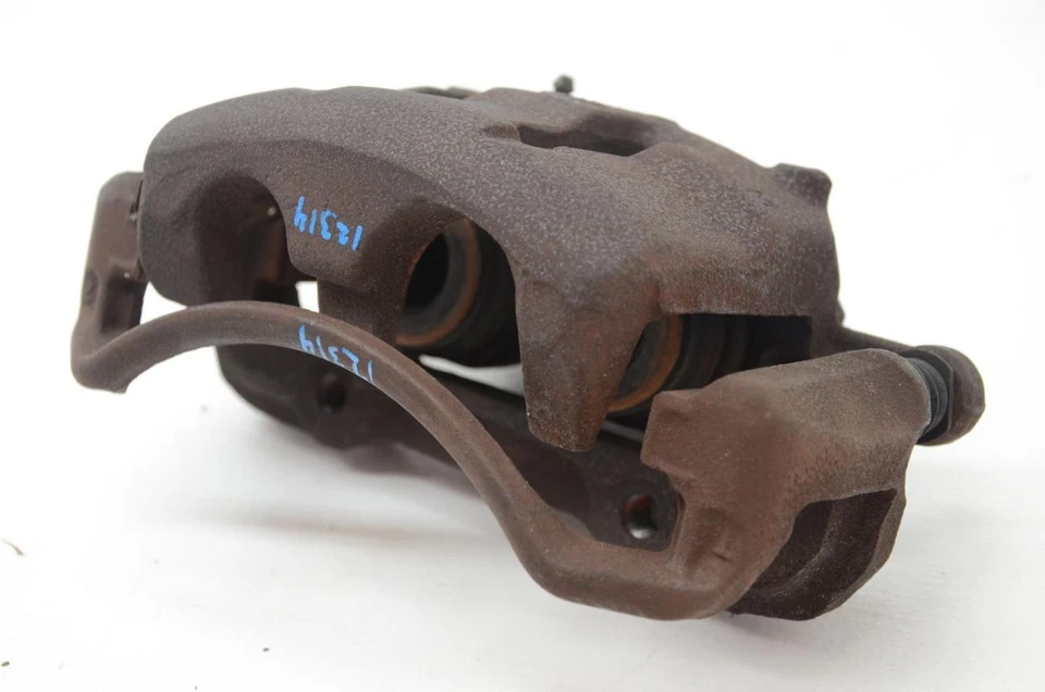 Conjunto de pinza delantera derecha pasajero Nissan Pickup D21 93-97 Foto 4 de 4