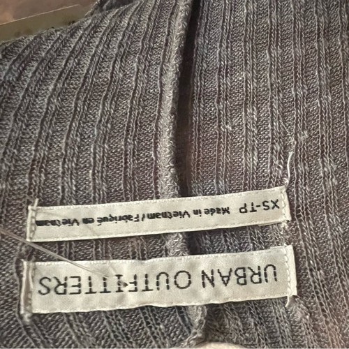 NWT Urban Outfitters Grey Textured Holland Henley Top Size XS - Picture 10 of 10