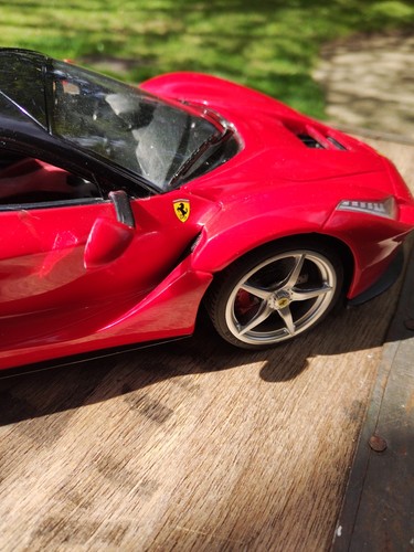 Rastar Ferrari La Ferrari 1:14 Scale Remote Control Car - Picture 8 of 10