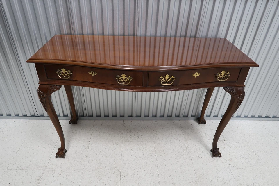 Drexel 18th Century Mahogany Serpentine Console Table / Sideboard Ball & Claw - Image 3 of 4