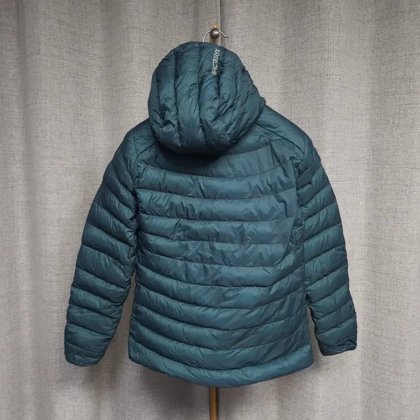 Arc'teryx Cerium LT Hoodie Lightweight Puffer Women thumbnail 8