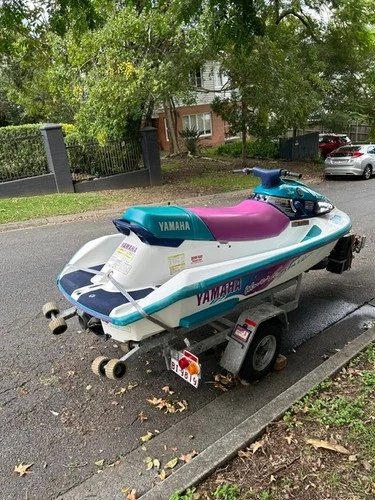 yamaha jetski Waveventurer 700 three seater low hrs just serviced good condition