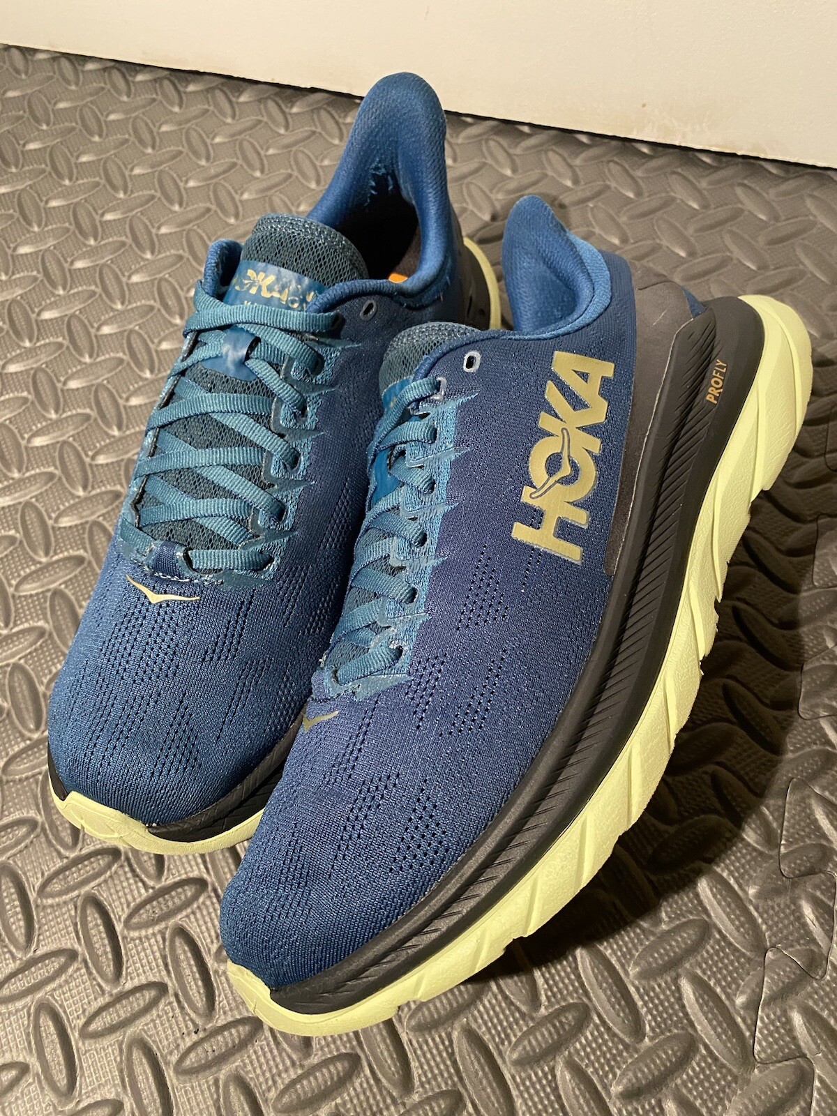Hoka One Mach 4 Profly Teal Green Blue size 9.5 mens running shoes