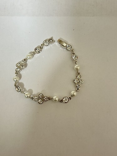 Bracciale perle finte e strass tono argento design elegante molto carino