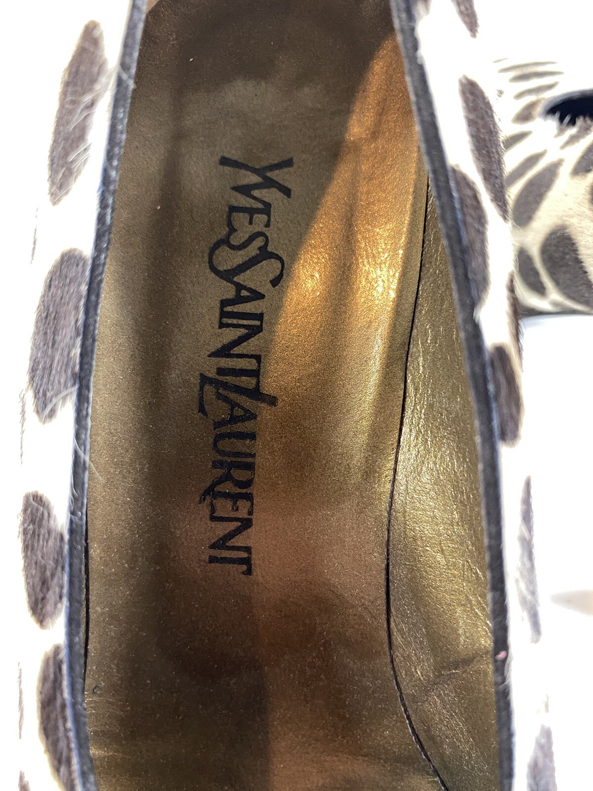 Vintage Yves Saint Laurent pelle di mucca scamosciata POMPA TAGLIA 7 M tacco 3 5" stampa animalier