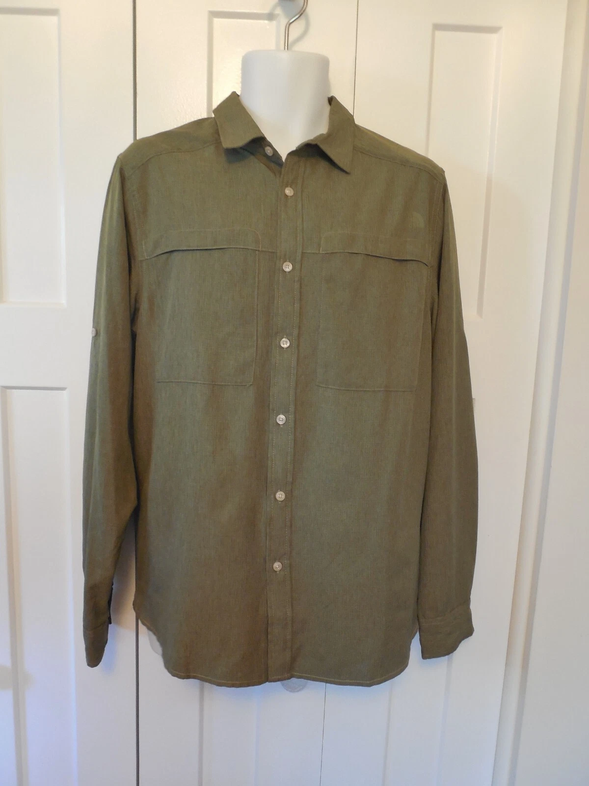 THE NORTH FACE Olive Green Traverse Long Sleeve Hiking Shirt - M - NWT
Opens in a new window or tab
