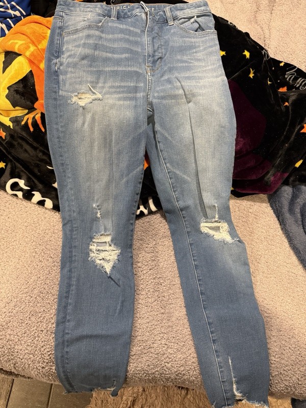 American Eagle Hi Rise Jegging Womens Size 8 Regular Distressed Jeans