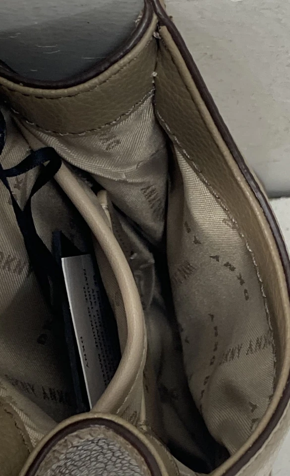 Bolso de hombro de cuero DKNY Foto 4 de 4