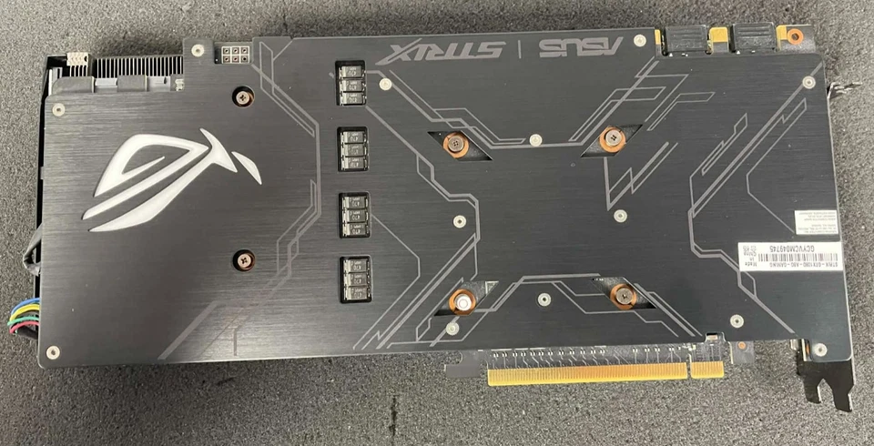 ASUS ROG Strix GTX 1080 8GB GDDR5X Graphics Card (STRIX-GTX1080-A8G-GAMING) - Image 2 of 4