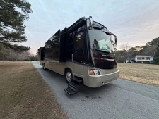 2009 Sportscoach Legend 500TG Diesel RV Coach Tag Axle 500HP 4 Slidouts NICE!!