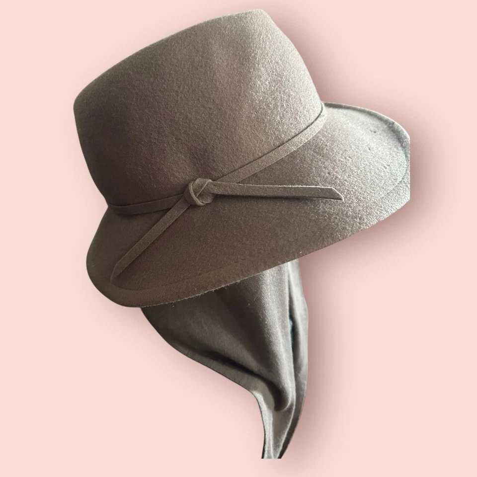 Chapéu cachecol feminino Betmar Derby vintage feito nos EUA 100% lã bronzeado elegante anos 60 pequeno - Imagem 2 de 4