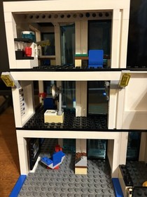 LEGO CITY: Police Station (7498)